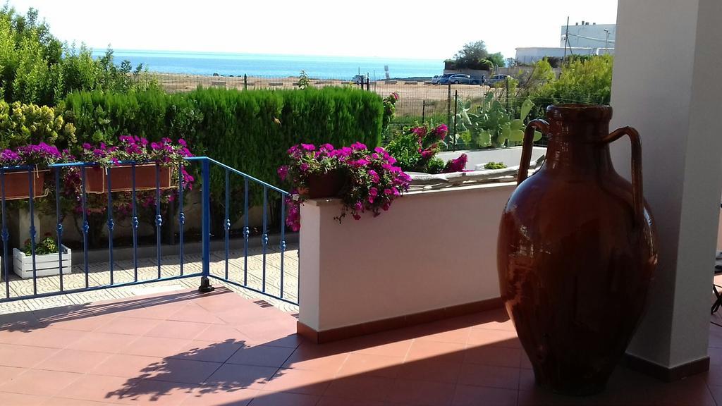 La Caletta Bed And Breakfast Torre Santa Sabina Kültér fotó